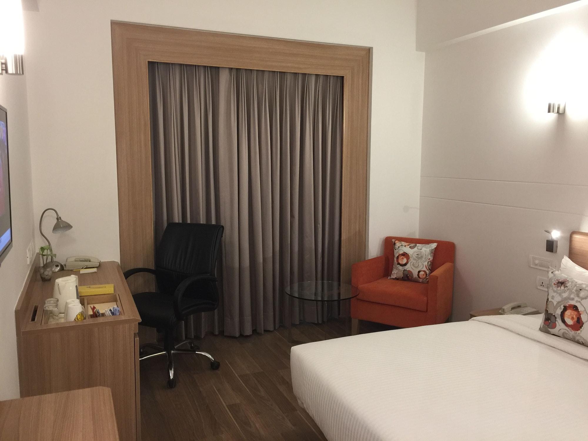 Lemon Tree Hotel, Sector 60, Gurugram Gurgaon Exterior photo