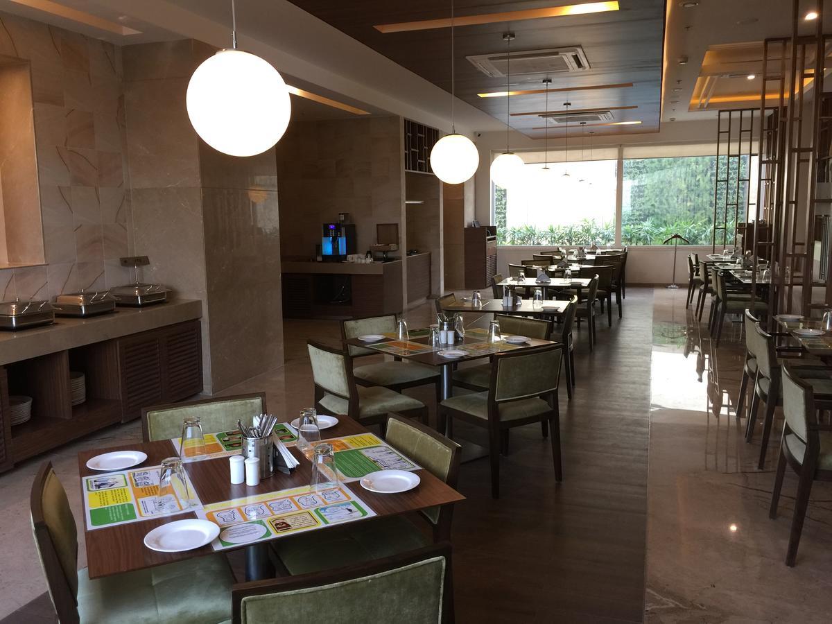Lemon Tree Hotel, Sector 60, Gurugram Gurgaon Exterior photo